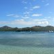 21- Les bidons de gasoil flottent jusqu'a la plage 